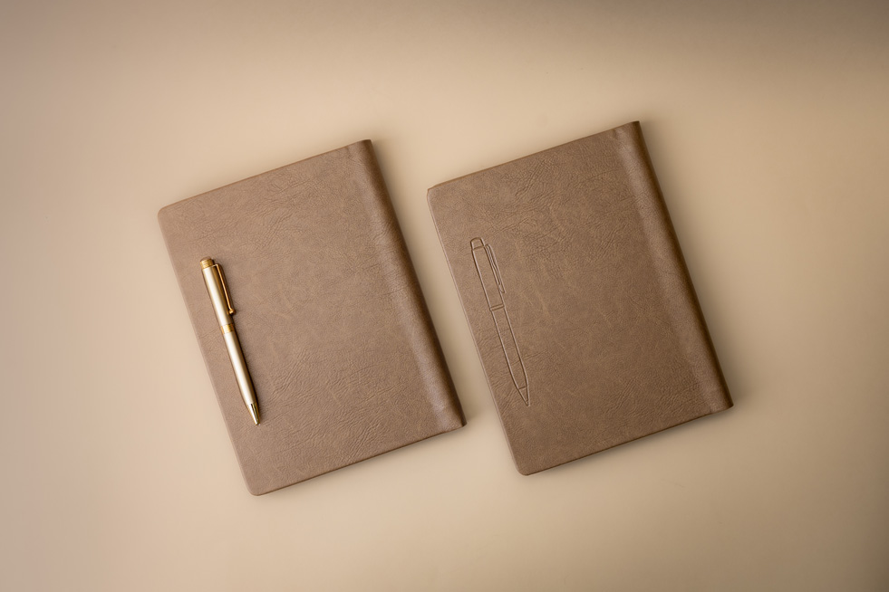 سالنامه 1405 وزیری فنری نسکافه ای موکا مگنتی