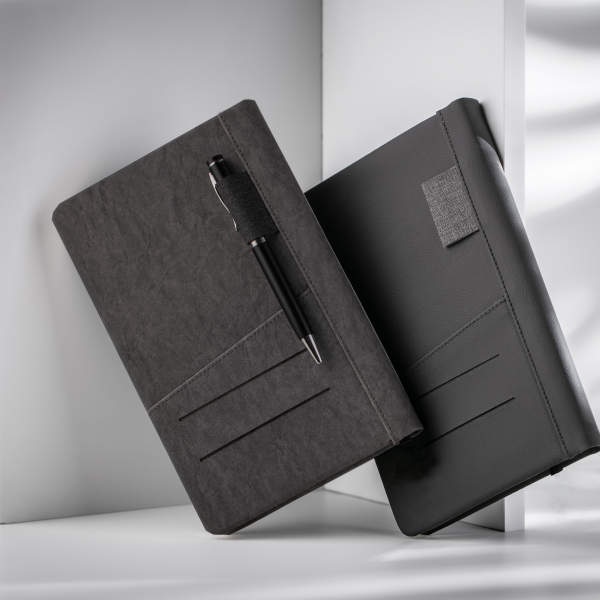 سالنامه اروپایی مشکی جاکارتی آرو 1405