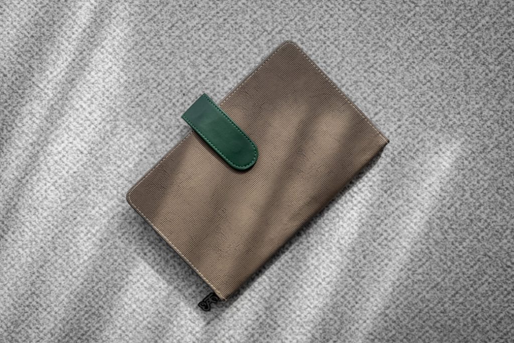 سالنامه 1405 اروپایی نسکافه ای زبانه سبز لاور