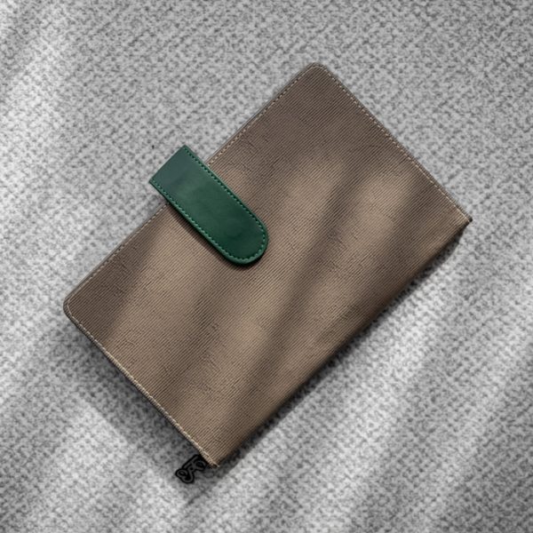 سالنامه 1405 اروپایی نسکافه ای زبانه سبز لاور