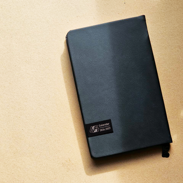 سالنامه اروپايی مشکی مات استايليش