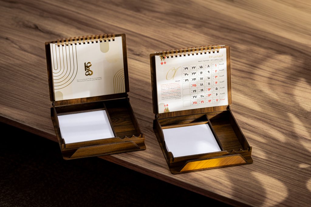 تقویم رومیزی چوبی سوین کد 5002